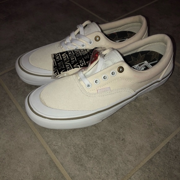 vans era pro dakota roche